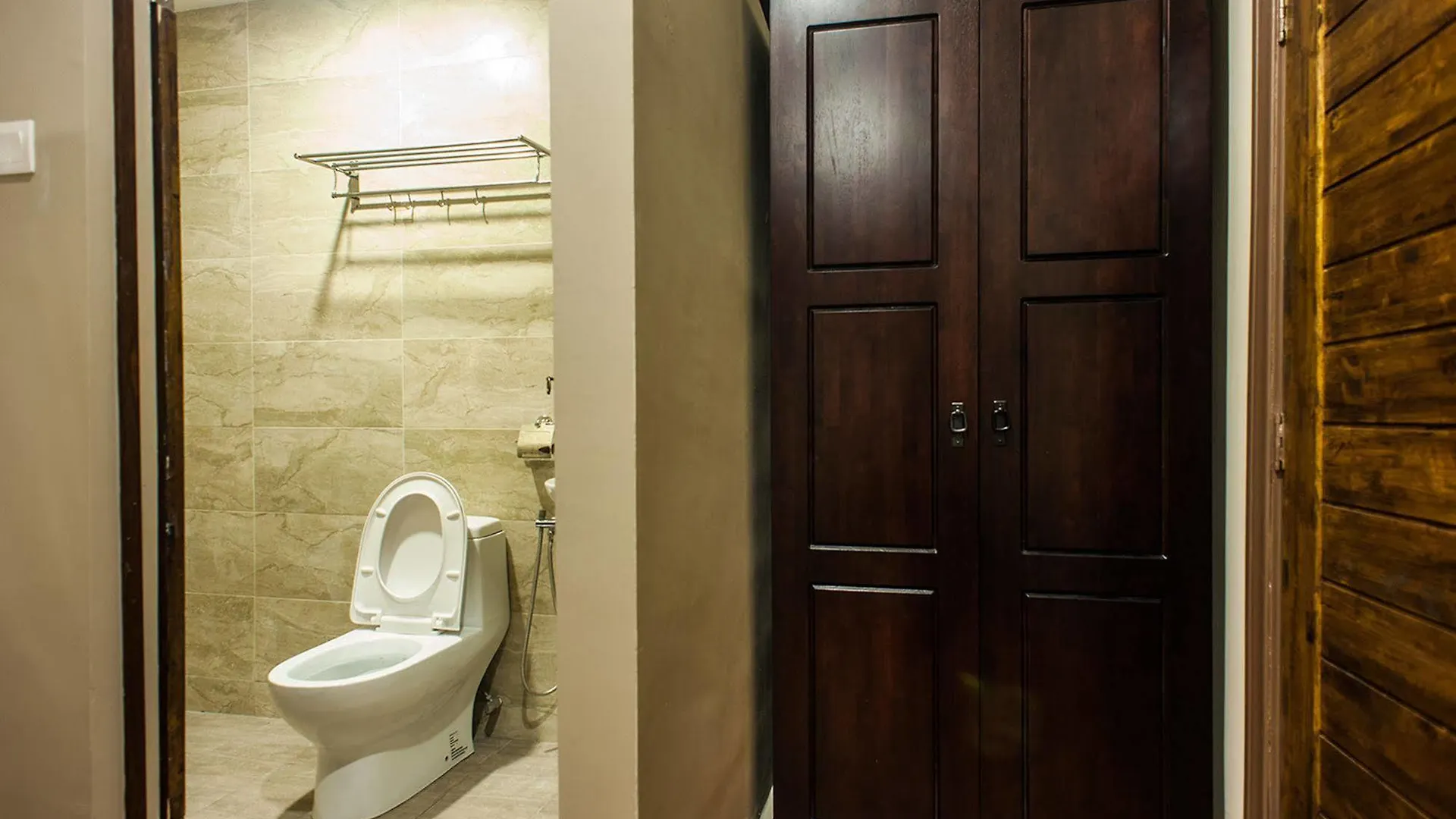Armenian Suite Hotel George Town